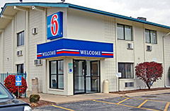 Motel 6 Normal - Bloomington Area