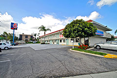 Motel 6 Corona