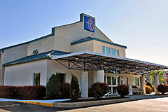 Motel 6 Tewksbury