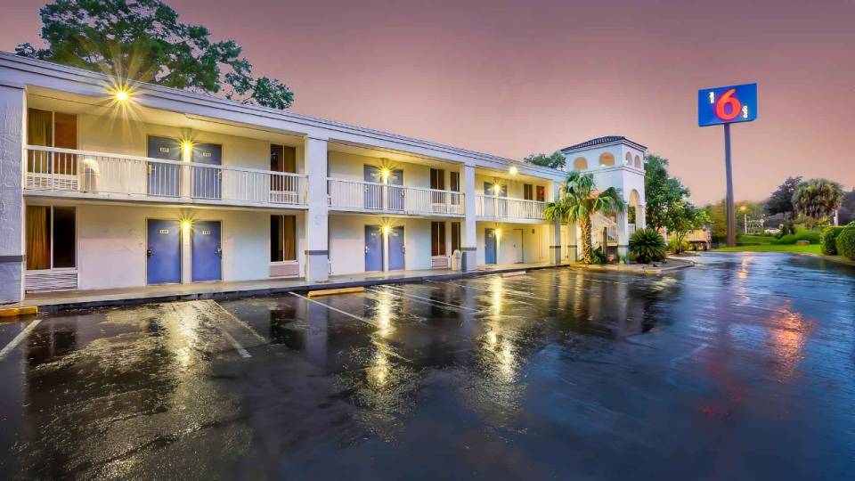cheap hotel rooms in gainesville florida