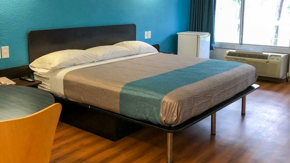 lodging near daytona speedway - Kiersten Dougherty