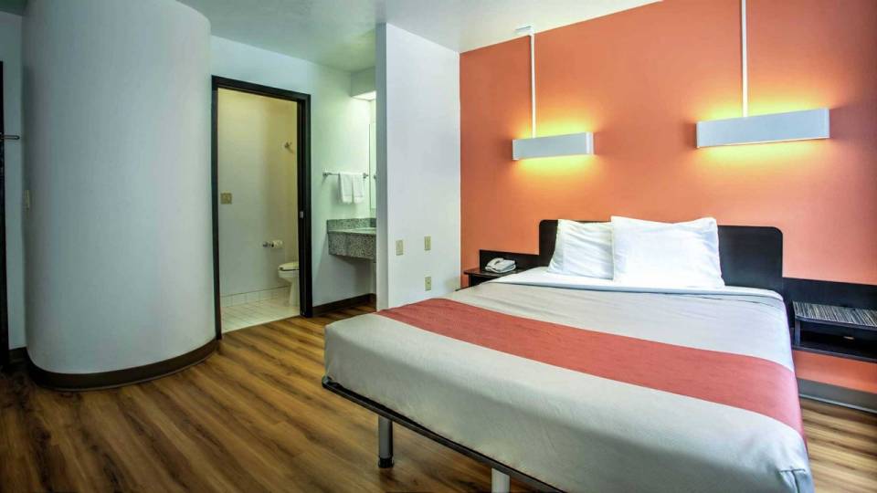lodging near bozeman mt airport
