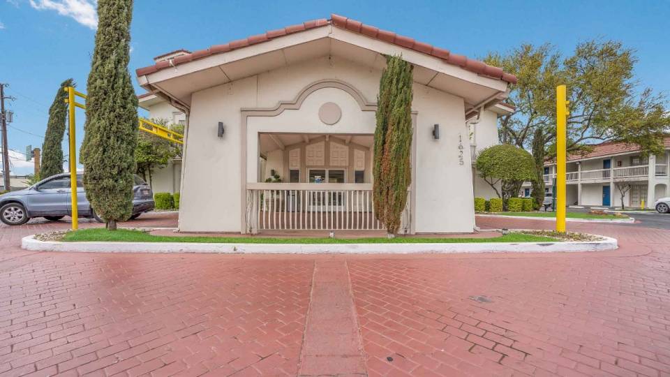 Motel 6 | Book Now and Save on Your Next Stay
