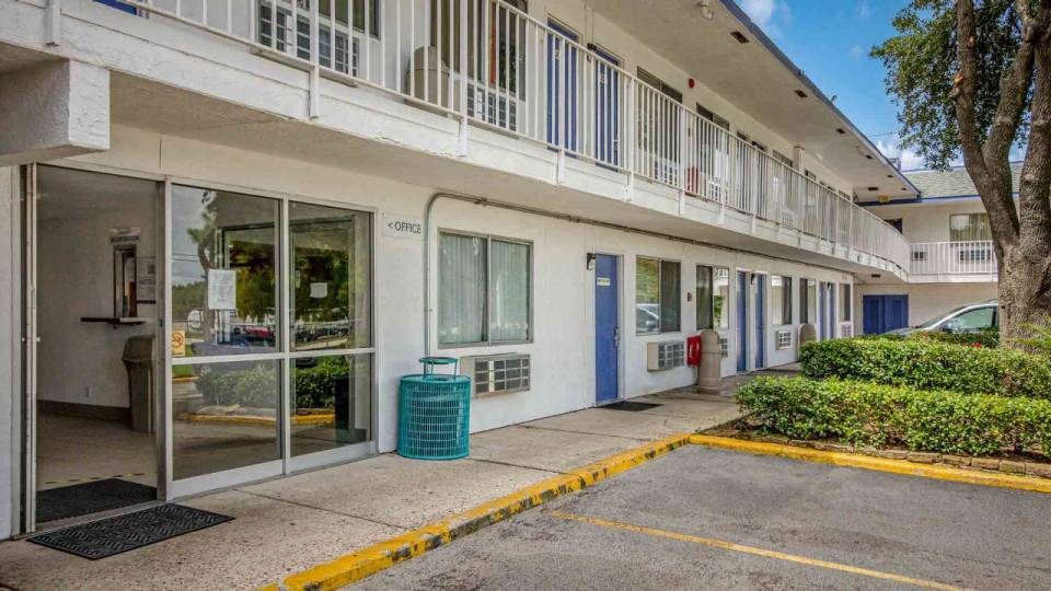 Motel 6 | Book Now and Save on Your Next Stay