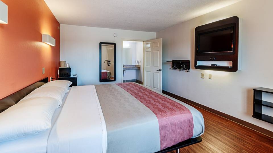 hotels in martinsburg wv off 81